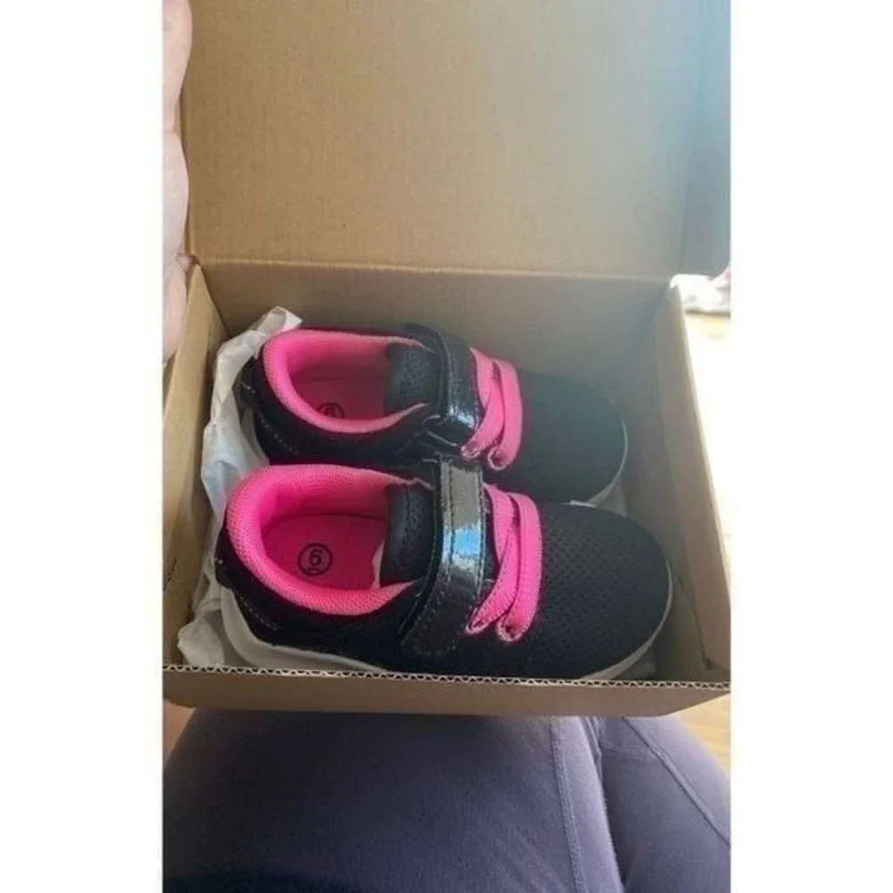 Black‎ pink toddler gym shoe 6 new
